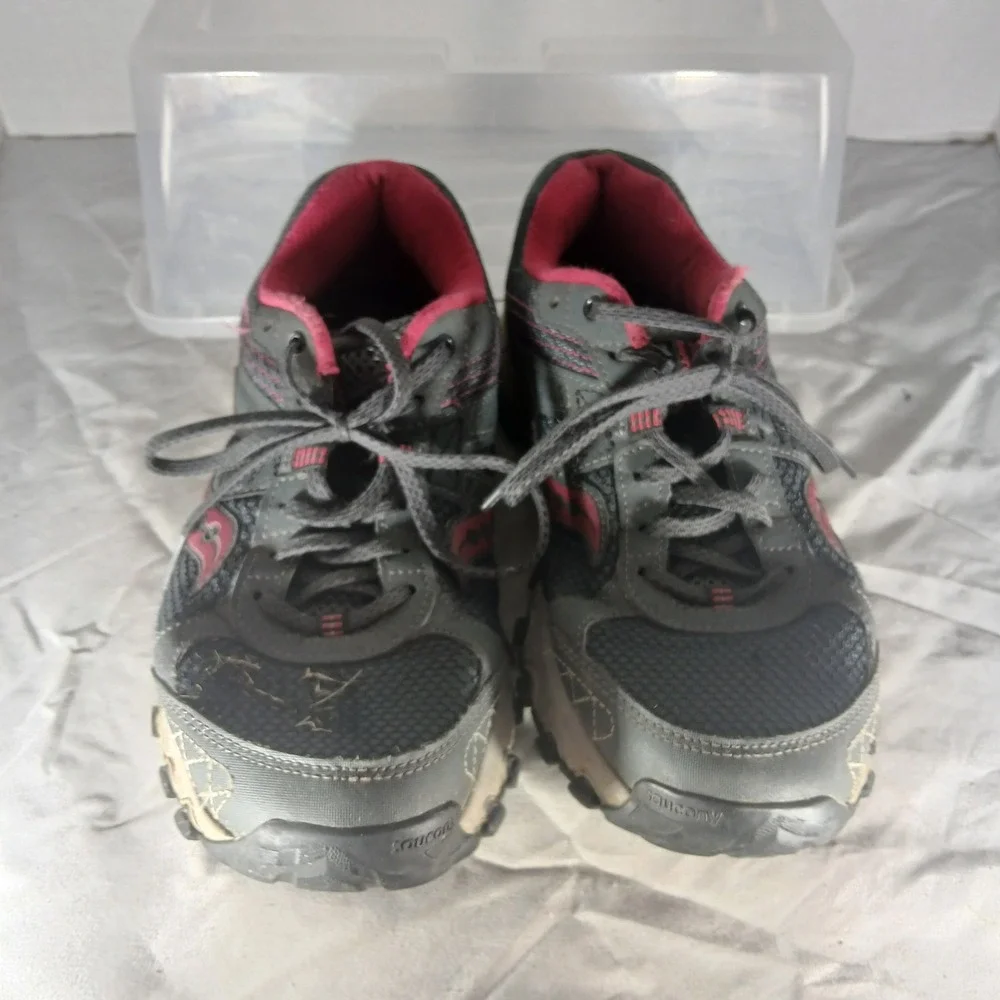 Saucony Womens Trail Running Shoes Gray Pink Sz 9‎ S154275